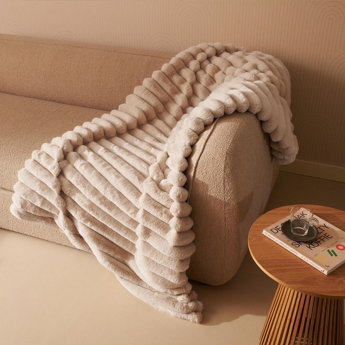 Duux Yentl XL Faux Fur Heated Throw (Beige / Grey)