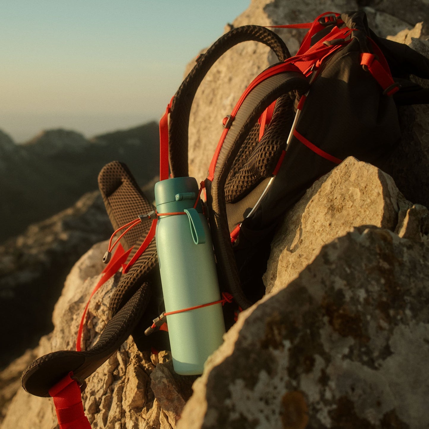 Tappwater Bottle Pro - Pure water for every adventure.